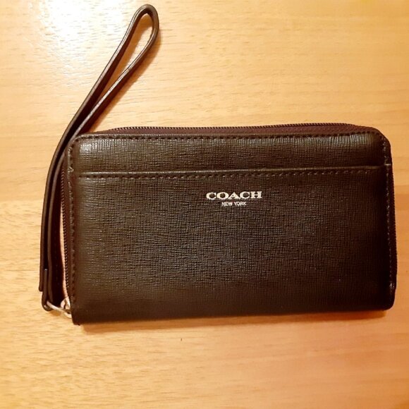 Coach Wristlet Wallet in Black Saffiano Leather ~ Classic Logo - Picture 4 of 4